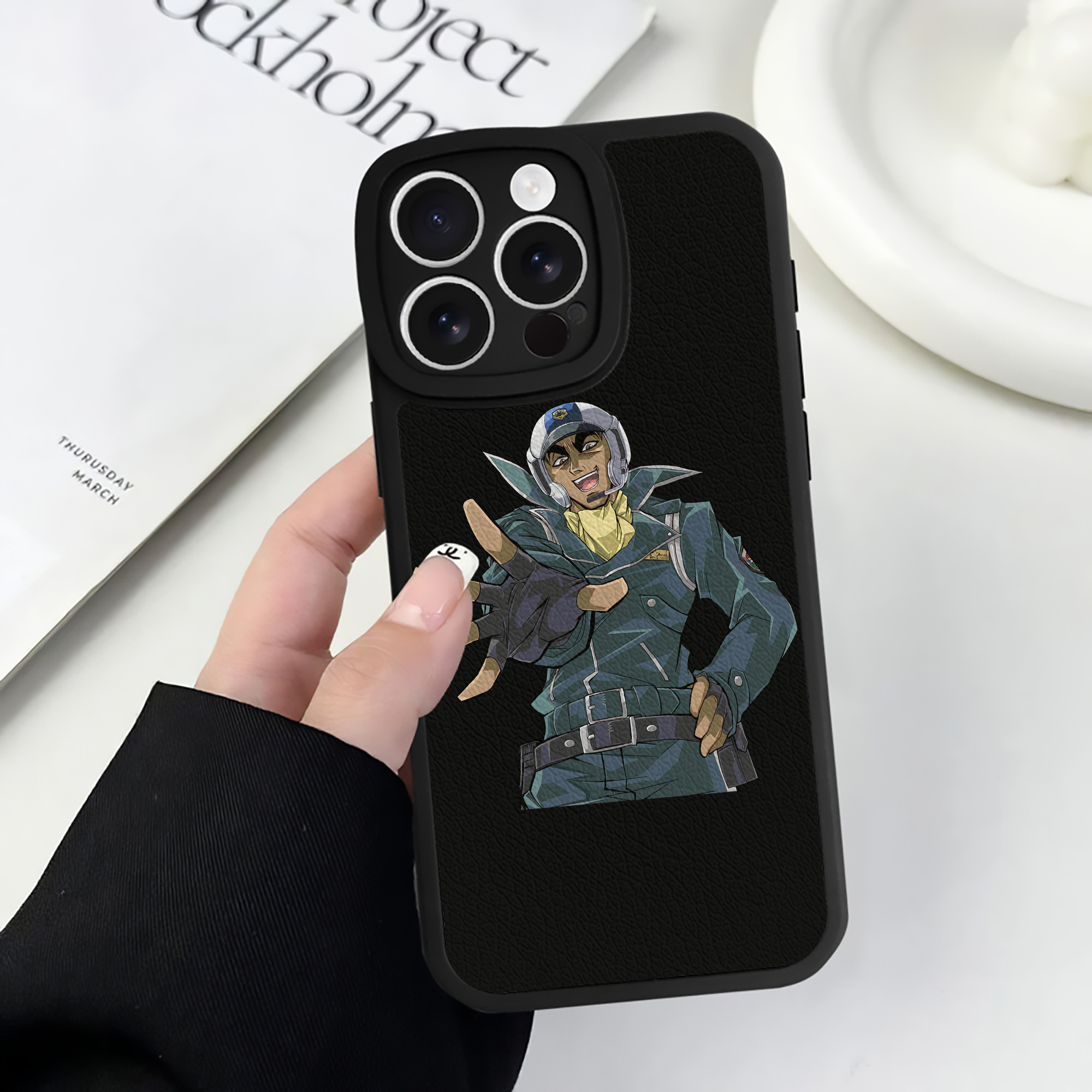 （画像用） 遊☆戯☆王 Yu-Gi-Oh! 【iPhone 16シリーズ対応】シリコンスマホケース（レザー調） 材質：シリコン